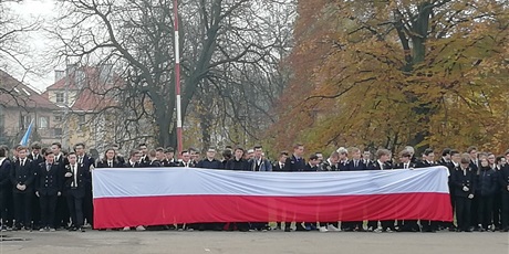 8 listopada, godz. 11.11 - Conradinowcy śpiewają hymn Polski