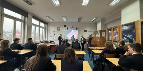 Powiększ grafikę: akademia-prawa-konstytucyjnego-660763.jpg