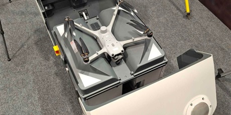 Powiększ grafikę: conradinowcy-podczas-targow-technologii-i-zastosowan-dronow-i-systemow-bezzalogowych-drone-world-expo-w-warszawie-678467.jpg