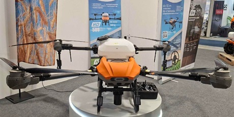 Powiększ grafikę: conradinowcy-podczas-targow-technologii-i-zastosowan-dronow-i-systemow-bezzalogowych-drone-world-expo-w-warszawie-678475.jpg