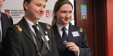 Powiększ grafikę: conradinowcy-zdobyli-i-miejsce-w-hackhatonie-energetyczne-pomorze-2040-664454.jpg