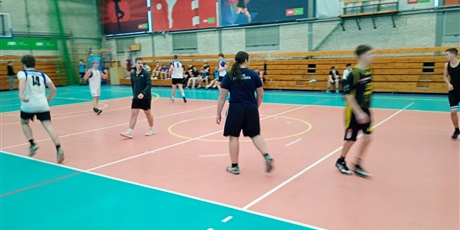 Powiększ grafikę: conradinowska-druzyna-na-mistrzostwach-gdanska-w-koszykowce-676079.jpg