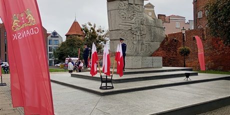 Powiększ grafikę: conradinowski-poczet-sztandarowy-podczas-uroczystosci-upamietniajacej-83-rocznice-czynu-bojowego-wojska-polskiego-na-wschodzie-717391.jpg