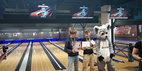 Powiększ grafikę: conradinum-mistrzem-gdanska-szkol-ponadpodstawowych-w-bowlingu-705252.jpg