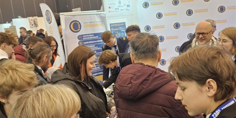 Powiększ grafikę: conradinum-na-gdanskich-targach-szkol-ponadpodstawowych-680024.jpg