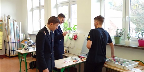 Powiększ grafikę: dobry-zawod-lepsza-przyszlosc-656564.jpg