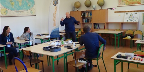 Powiększ grafikę: dobry-zawod-lepsza-przyszlosc-656568.jpg