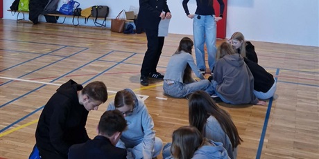 Powiększ grafikę: edukacja-rowiesnicza-uczniowie-ucza-uczniow-690520.jpg