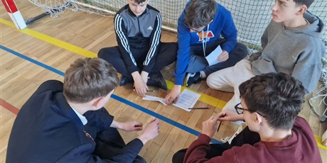 Powiększ grafikę: edukacja-rowiesnicza-uczniowie-ucza-uczniow-690525.jpg