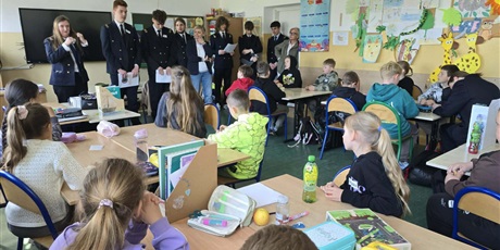 Powiększ grafikę: edukacja-rowiesnicza-uczniowie-ucza-uczniow-690531.jpg