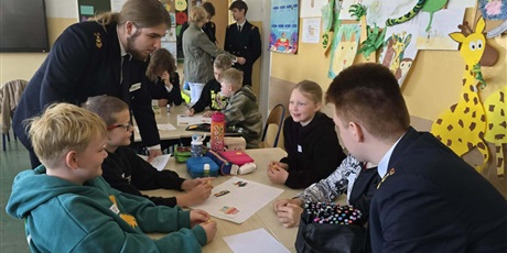 Powiększ grafikę: edukacja-rowiesnicza-uczniowie-ucza-uczniow-690532.jpg