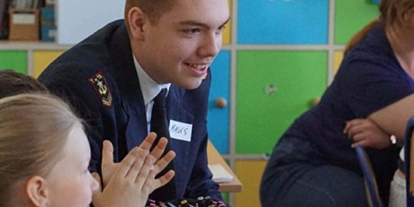 Powiększ grafikę: edukacja-rowiesnicza-uczniowie-ucza-uczniow-690535.jpg