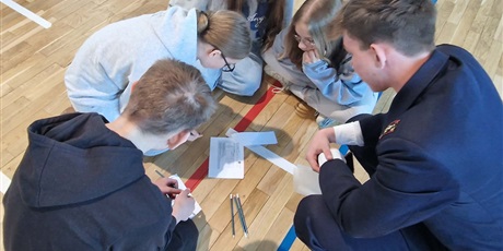 Powiększ grafikę: edukacja-rowiesnicza-uczniowie-ucza-uczniow-690541.jpg