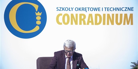 Powiększ grafikę: fotorelacja-z-uroczystosci-230-lecia-conradinum-556093.jpg