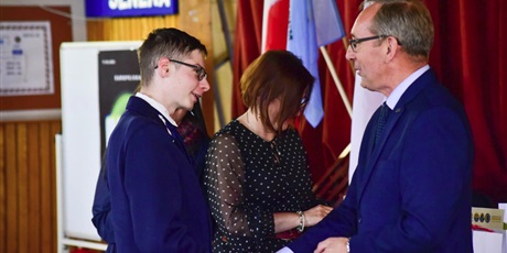 Powiększ grafikę: gala-i-wreczenie-nagrod-laureatom-jubileuszowego-xx-ogolnopolskiego-konkursu-barwy-morza-2025-616627.jpg