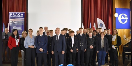 Powiększ grafikę: jubileusz-125-lecia-conradinum-we-wrzeszczu-17-10-2025-r-conradinowcy-pierwszoklasisci-647118.jpg