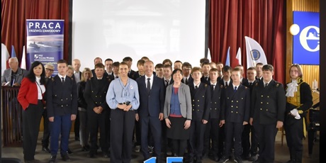 Powiększ grafikę: jubileusz-125-lecia-conradinum-we-wrzeszczu-17-10-2025-r-conradinowcy-pierwszoklasisci-647120.jpg