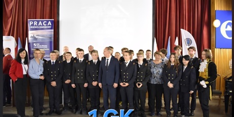 Powiększ grafikę: jubileusz-125-lecia-conradinum-we-wrzeszczu-17-10-2025-r-conradinowcy-pierwszoklasisci-647121.jpg