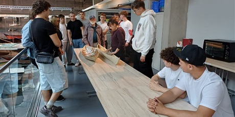 Powiększ grafikę: klasa-3d-w-centrum-konserwacji-wrakow-statkow-oraz-muzeum-wisly-w-tczewie-696106.jpg