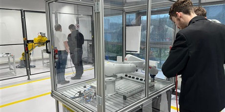 Powiększ grafikę: klasa-iv-l-na-warsztatach-w-cprp-i-na-politechnice-gdanskiej-658502.jpg