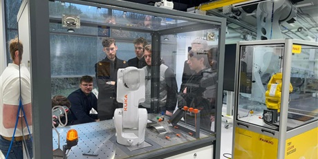 Powiększ grafikę: klasa-iv-l-na-warsztatach-w-cprp-i-na-politechnice-gdanskiej-658503.jpg