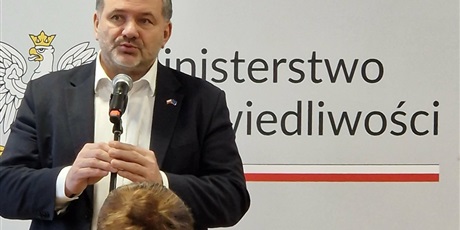 Powiększ grafikę: konferencja-i-warsztaty-dla-nauczycieli-i-nauczycielek-w-ministerstwie-sprawiedliwosci-672975.jpg