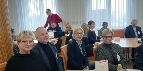 Powiększ grafikę: konferencja-i-warsztaty-dla-nauczycieli-i-nauczycielek-w-ministerstwie-sprawiedliwosci-672979.jpg