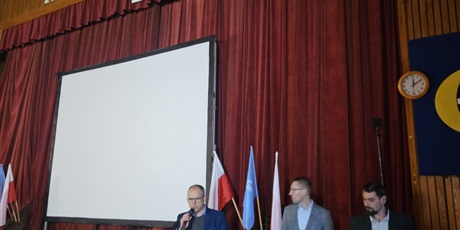 Powiększ grafikę: konferencja-perspektywy-i-kierunki-rozwoju-przemyslu-budowy-jednostek-plywajacych-659366.jpg