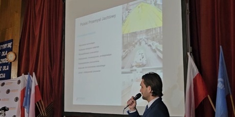 Powiększ grafikę: konferencja-perspektywy-i-kierunki-rozwoju-przemyslu-budowy-jednostek-plywajacych-659373.jpg