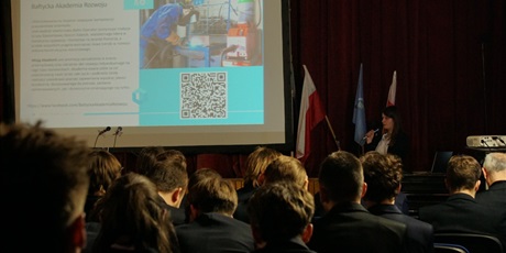 Powiększ grafikę: konferencja-perspektywy-i-kierunki-rozwoju-przemyslu-budowy-jednostek-plywajacych-659391.jpg