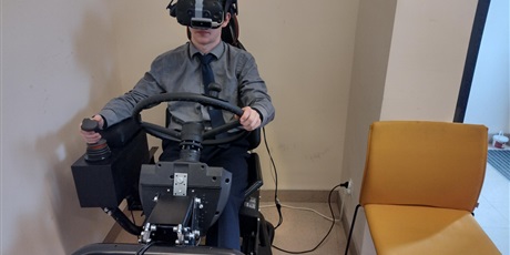 Powiększ grafikę: kwietniowe-sesje-projektu-kurs-na-offshore-690834.jpg