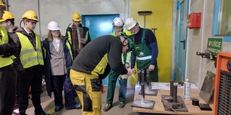 Powiększ grafikę: kwietniowe-sesje-projektu-kurs-na-offshore-690839.jpg