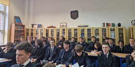 Powiększ grafikę: lekcja-obywatelska-w-conradinum-samorzad-dla-mlodych-680845.jpg