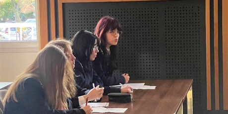 Powiększ grafikę: lekcja-outdoorowa-w-ramach-miedzyszkolnego-programu-edukacji-obywatelskiej-650936.jpg