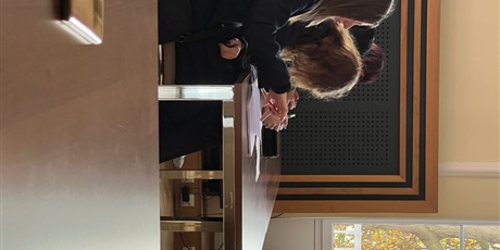 Powiększ grafikę: lekcja-outdoorowa-w-ramach-miedzyszkolnego-programu-edukacji-obywatelskiej-650938.jpg