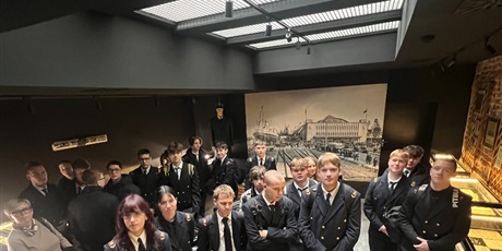 Powiększ grafikę: lekcja-outdoorowa-w-ramach-miedzyszkolnego-programu-edukacji-obywatelskiej-650945.jpg