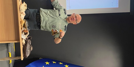 Powiększ grafikę: lekcja-outdoorowa-w-ramach-miedzyszkolnego-programu-edukacji-obywatelskiej-650949.jpg