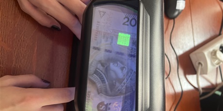 Powiększ grafikę: lekcja-outdoorowa-w-ramach-miedzyszkolnego-programu-edukacji-obywatelskiej-650954.jpg