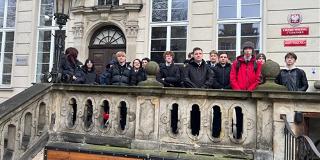 Powiększ grafikę: lekcja-outdoorowa-w-ramach-miedzyszkolnego-programu-edukacji-obywatelskiej-660747.jpg