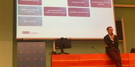 Powiększ grafikę: miedzyszkolny-program-edukacji-obywatelskiej-conradinum-i-iv-lo-zaprezentowany-na-konferencji-kuratorium-oswiaty-w-gdansku-640685.jpg