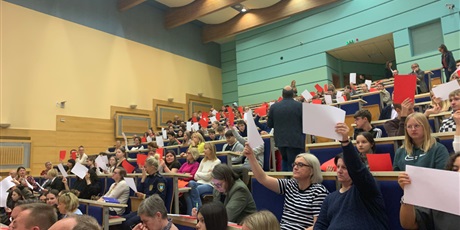 Powiększ grafikę: miedzyszkolny-program-edukacji-obywatelskiej-conradinum-i-iv-lo-zaprezentowany-na-konferencji-kuratorium-oswiaty-w-gdansku-640687.jpg