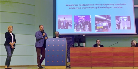 Powiększ grafikę: miedzyszkolny-program-edukacji-obywatelskiej-conradinum-i-iv-lo-zaprezentowany-na-konferencji-kuratorium-oswiaty-w-gdansku-640691.jpg
