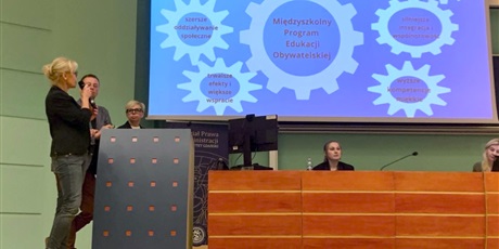 Powiększ grafikę: miedzyszkolny-program-edukacji-obywatelskiej-conradinum-i-iv-lo-zaprezentowany-na-konferencji-kuratorium-oswiaty-w-gdansku-640694.jpg