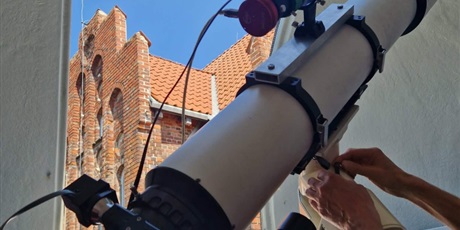 Powiększ grafikę: niezwykla-lekcja-fizyki-w-obserwatorium-astronomicznym-gla-w-gdansku-695881.jpg