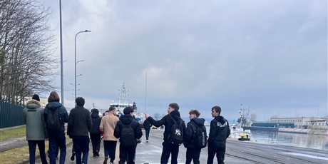 Powiększ grafikę: outdoorowa-lekcja-w-kaszubskim-dywizjonie-strazy-granicznej-na-westerplatte-680968.jpg