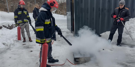 Powiększ grafikę: panowie-piotr-mackowski-z-klasy-3e-oraz-marcin-wierzbicki-uczen-klasy-4e-uczestnikami-projektu-kurs-na-offshore-671791.jpg