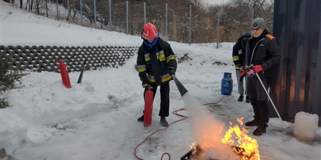 Powiększ grafikę: panowie-piotr-mackowski-z-klasy-3e-oraz-marcin-wierzbicki-uczen-klasy-4e-uczestnikami-projektu-kurs-na-offshore-671795.jpg