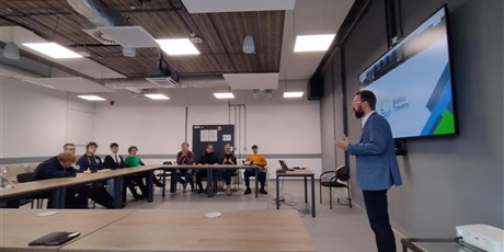 Powiększ grafikę: piotr-mackowski-oraz-marcin-wierzbicki-w-firmach-mostostal-pomorze-sa-oraz-baltic-towers-683978.jpg