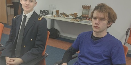 Powiększ grafikę: piotr-mackowski-oraz-marcin-wierzbicki-w-lutowych-sesjach-projektu-kurs-na-offshore-678278.jpg