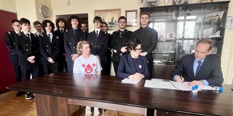 Powiększ grafikę: podpisanie-umowy-o-wspolpracy-edukacyjnej-z-gdanska-akademia-medyczna-nauk-stosowanych-w-gdansku-683947.jpg